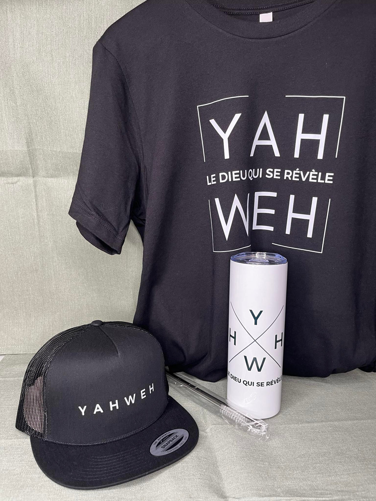 T-shirt YAHWEH le Dieu qui se révèle UNISEXE