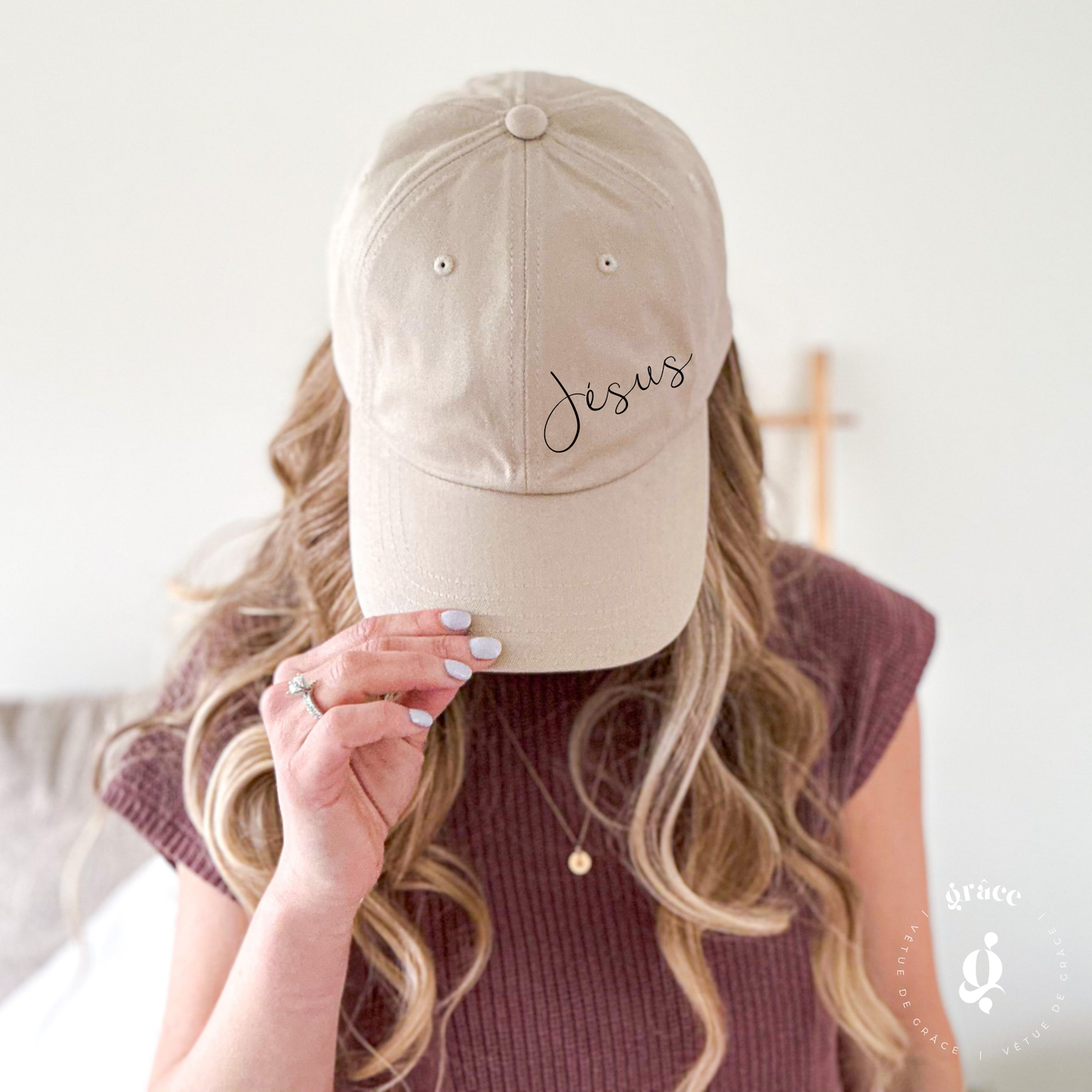 Casquette Jésus beige ajustable