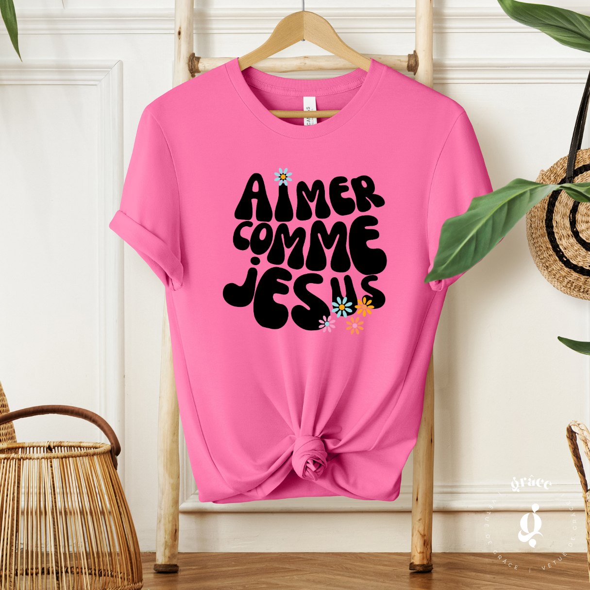 T-shirt Aimer comme Jésus (blanc ou rose)