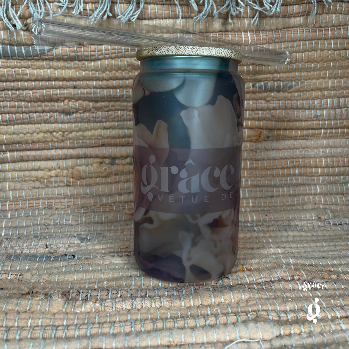 Tasse en verre givré | Vêtue de grâce